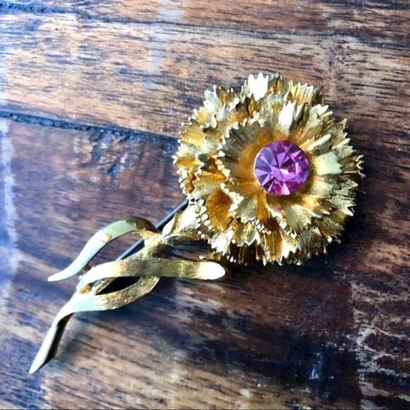 Vintage Gold Carnation Brooch  Pink Jewel - Picture 7 of 7
